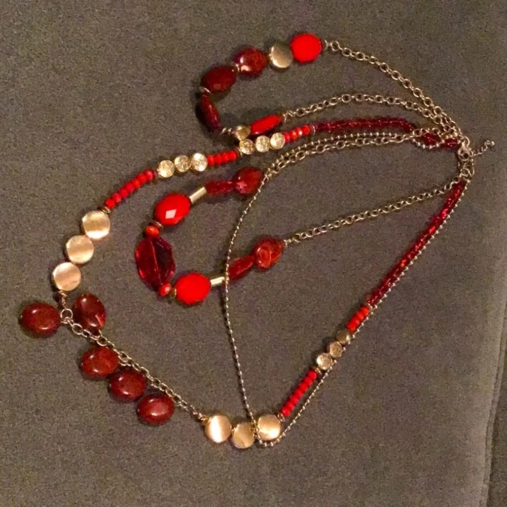Mixed medium 4 strand statement necklace in red with gold accents - Picture 6 of 7